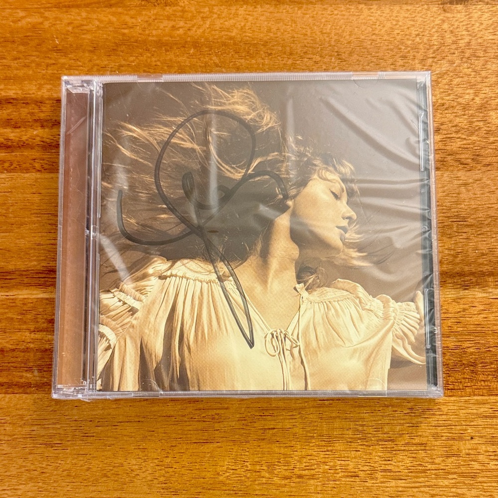Fearless TV Taylor Swift CD - Signed and sealed*